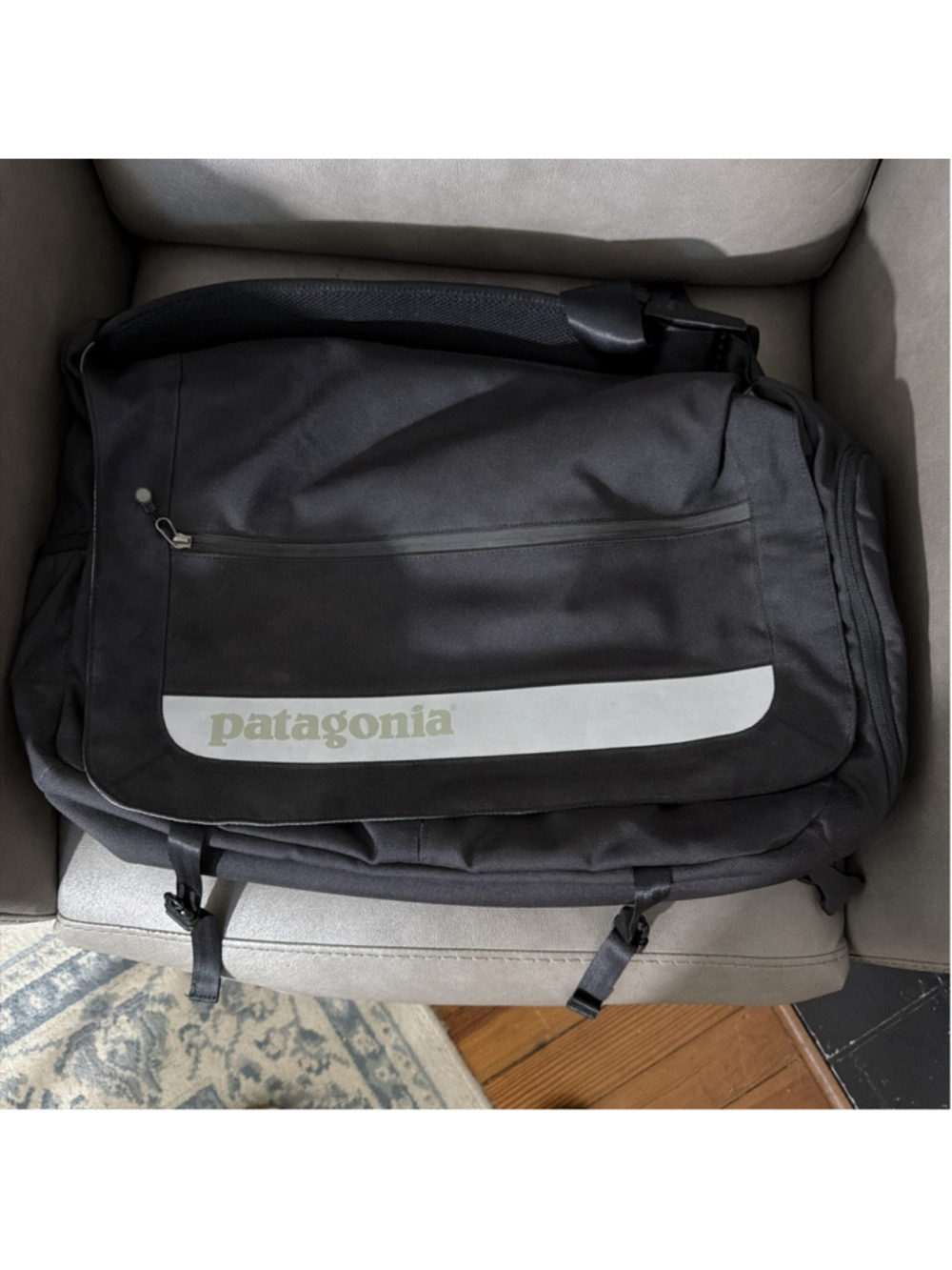 Patagonia Critical Mass Messenger Bag Black 22L VNTG STY 48278 Pristine Liner